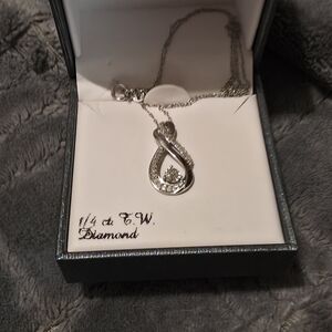 Elegant Silver Pendant Necklace